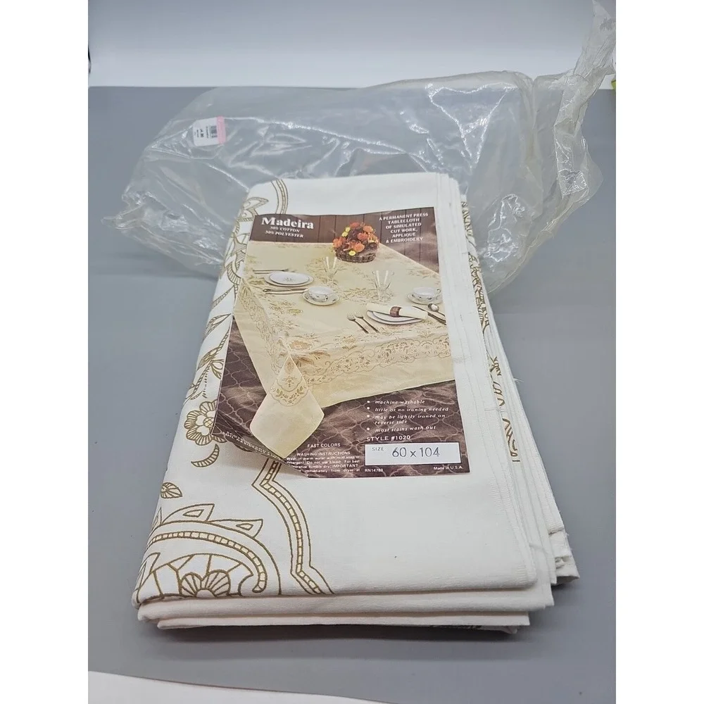 Vintage Madeira White Floral Embroidered Tablecloth 104 x 60 Cotton Flaw